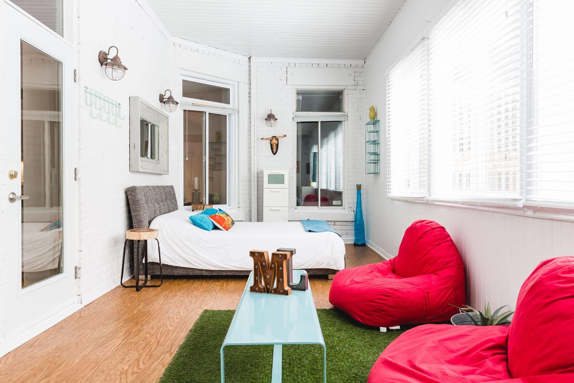 Mtlvacationrentals - The City Chalet Montréal Eksteriør billede